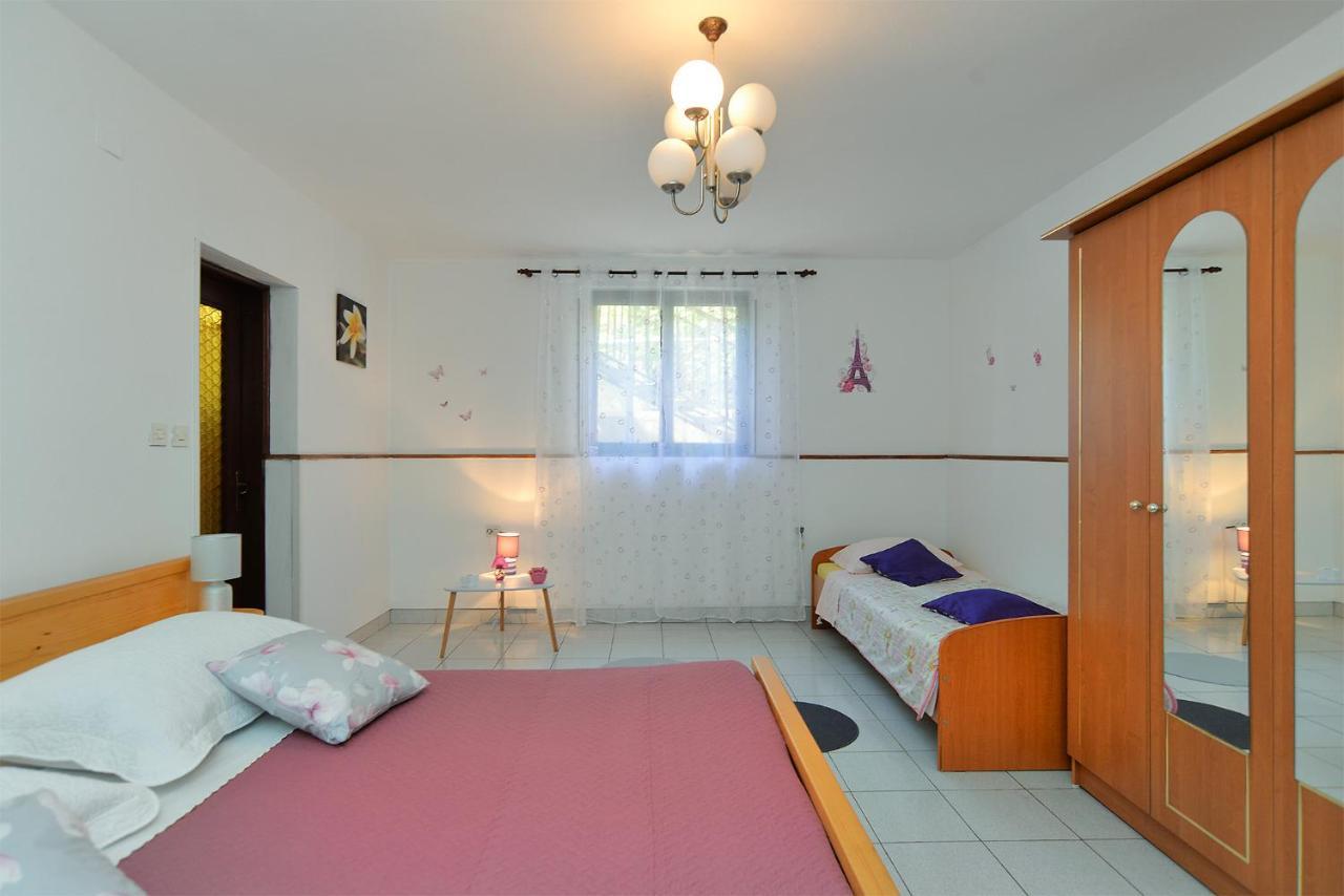 Apartment Dulijana 2042 Pula Luaran gambar