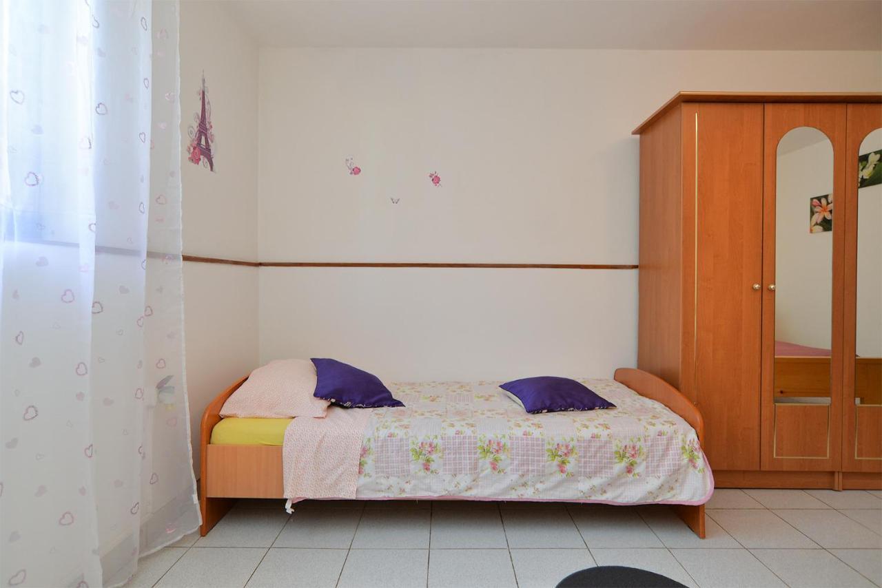 Apartment Dulijana 2042 Pula Luaran gambar
